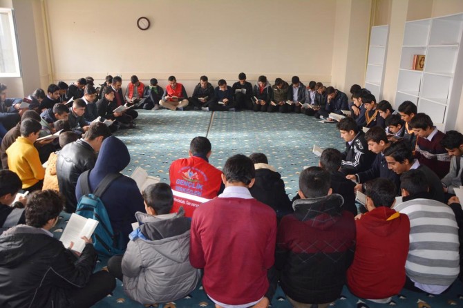 Kozluk’ta kitap okuma etkinlikleri devam ediyor