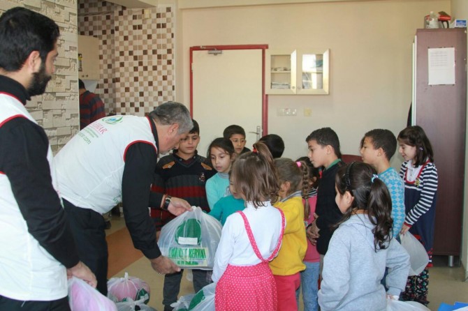 Ji xwendekarên feqîr re alîkarî hat kirin