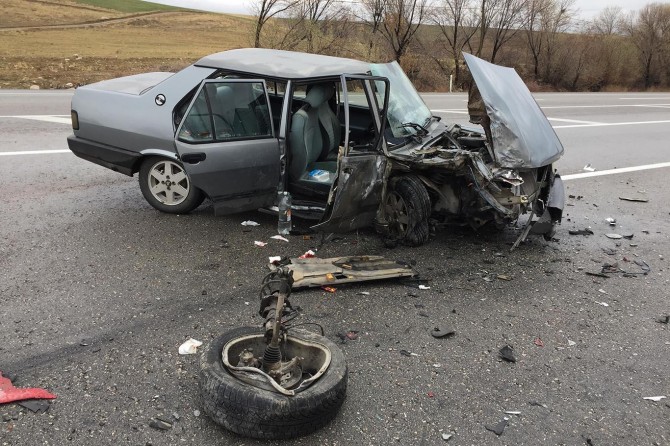 Elazığ-Kovancılar Karayolu Karagedik mevkiinde trafik kazası: 3 yaralı