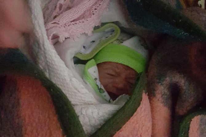 Camide terk edilmiş bir bebek bulundu