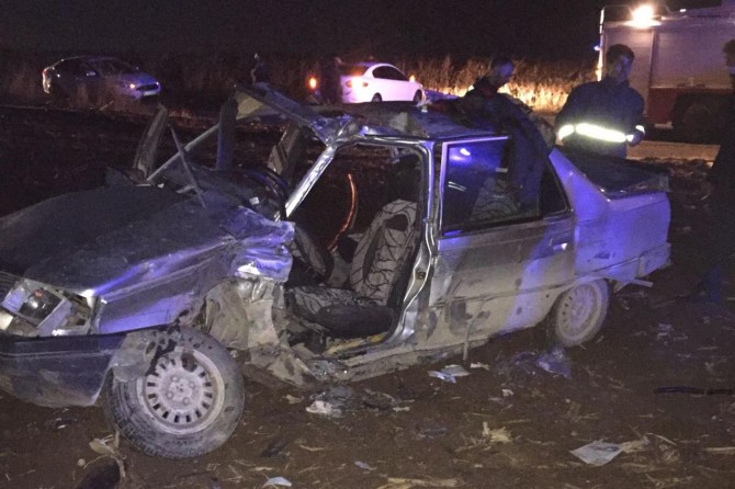 Mardin Kızıltepe'de kamyon ile otomobil kafa kafaya çarpıştı: 4 yaralı