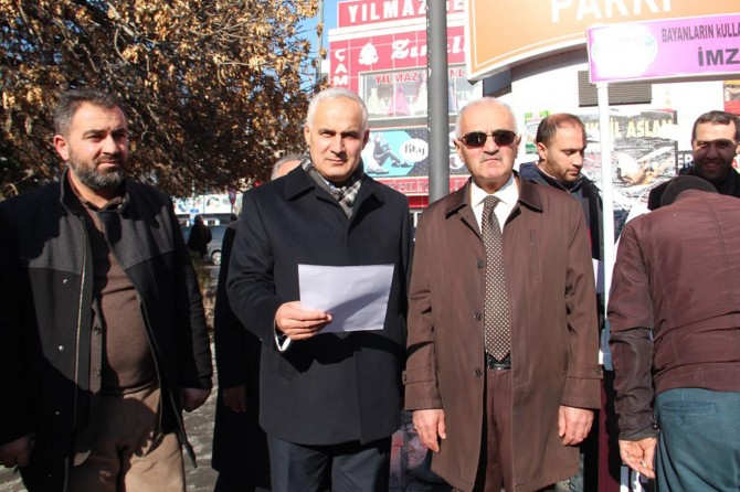 Van’da Pembe Otobüs için stant kuruldu