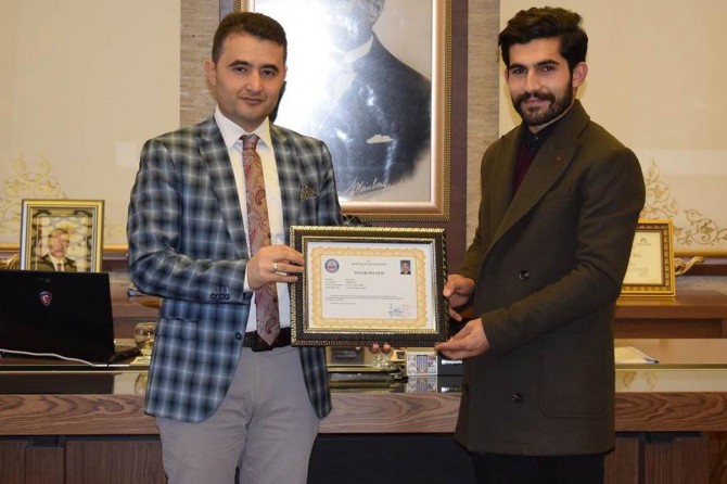 Kozluk'ta öğretmenlere başarı belgesi verildi