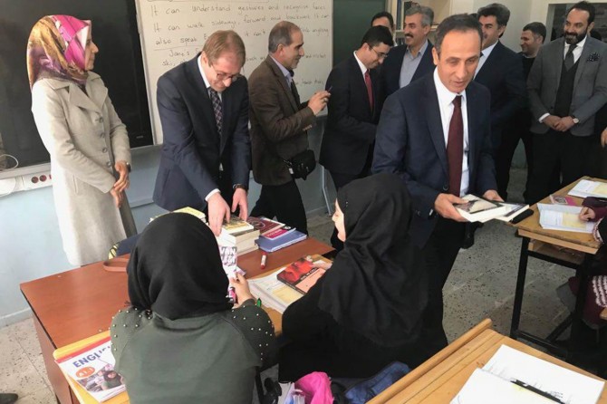 “Geleceğimiz için okuyoruz ve okutuyoruz”