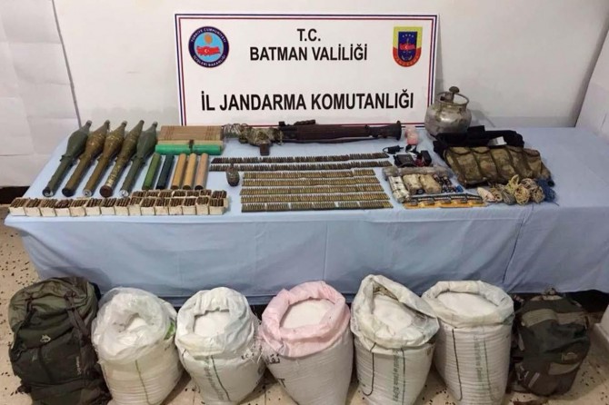 Tespit edilen sığınaklarda mühimmat ele geçirildi