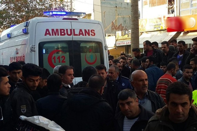 Mardin Kızıltepe'de çarşı merkezinde bıçaklanan Suriyeli genç hayatını kaybetti