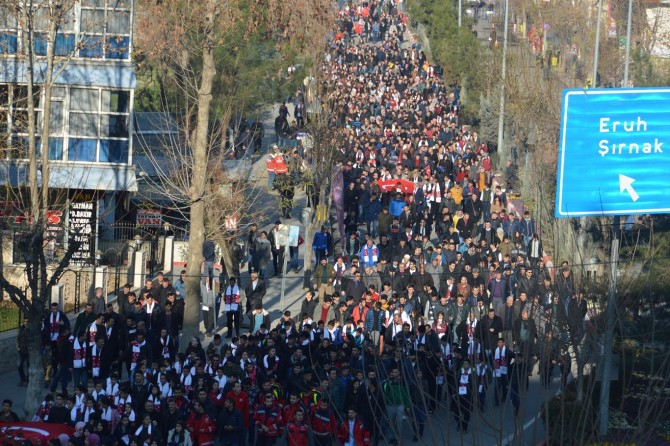Sarıkamış destanı bir savaşta yaşanabilecek bütün dramı içerir