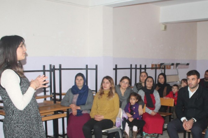 Silopi 'de öğrenci velilerine liselere geçiş sınavı anlatıldı