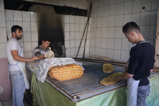 Kozluklu fırıncılar: Ekmeğe yapılan zam mecburiyetten yapıldı