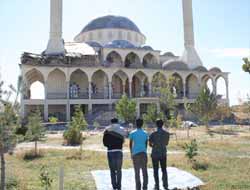 Van'da Cuma Namazı Fakültede Kılındı