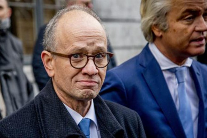 Hollanda’da ırkçı aday: Camileri yakalım