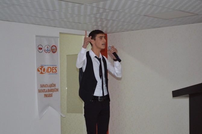 Liseli öğrencilerden "Kudüs" konulu şiir dinletisi