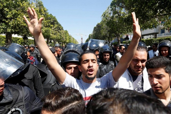 Li Tûnûsê protesto dewam dikin