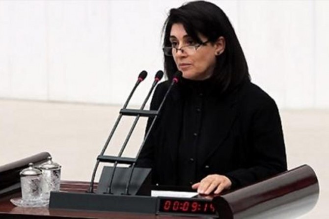 Leyla Zana’nın vekilliğinin düşmesi kararı Resmi Gazetede yayımlandı