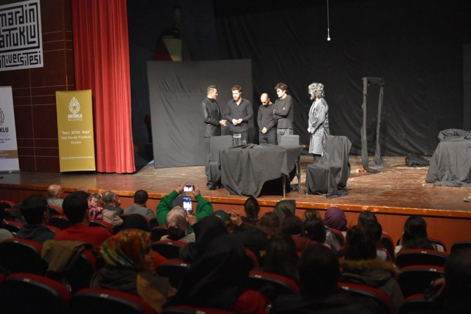 Mardin'de "Beni Affet Anne" isimli tiyatro düzenlendi