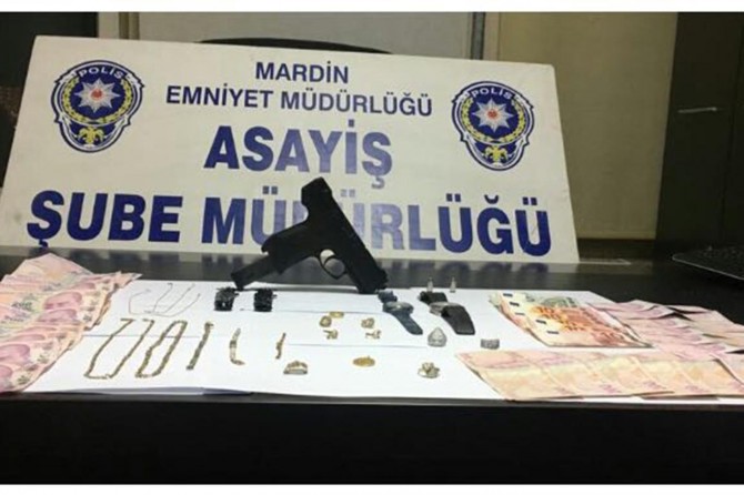 Hırsızlık iddiasıyla 2 kişi tutuklandı