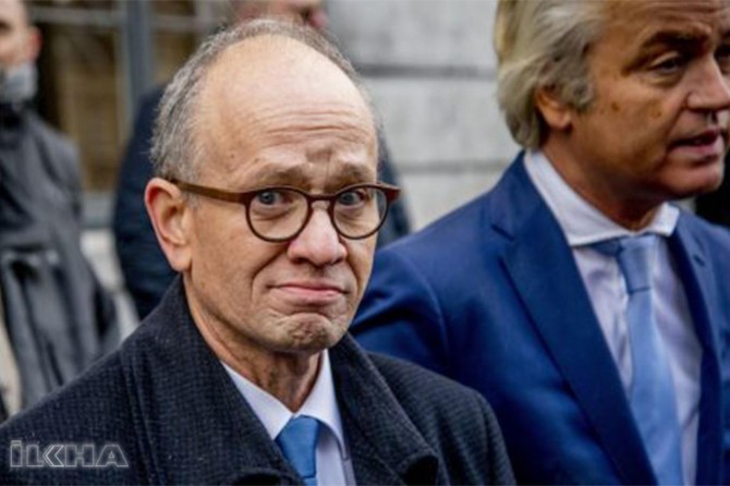 Racist candidate wants to burn mosques