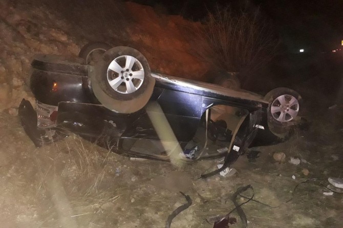 Gaziantep-Nizip Karayolunda hatalı sollama yapan kamyonet kazaya sebep oldu