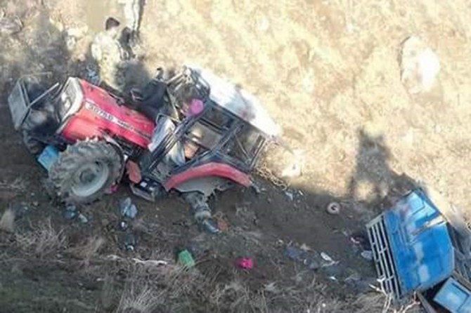 Traktör şarampole yuvarlandı: Bir ölü