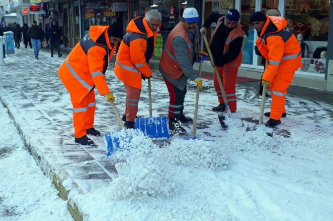 Van'da kar temizleme çalışmaları