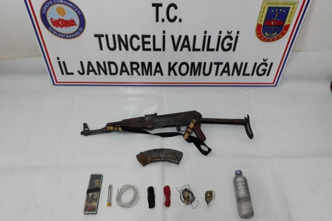 Tunceli'de silah, mühimmat ve amonyum nitrat ele geçirildi