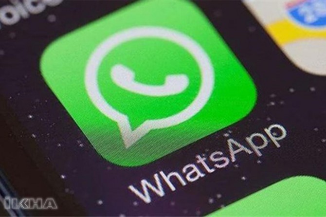 WhatsApp takes video and photos without informing the user
