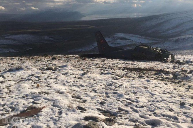 Military plane crashes in Turkiye: 3 soldiers lost their lives