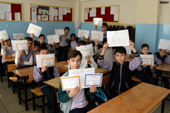 Bo 18 milyon xwendekaran kelecana qarneyan