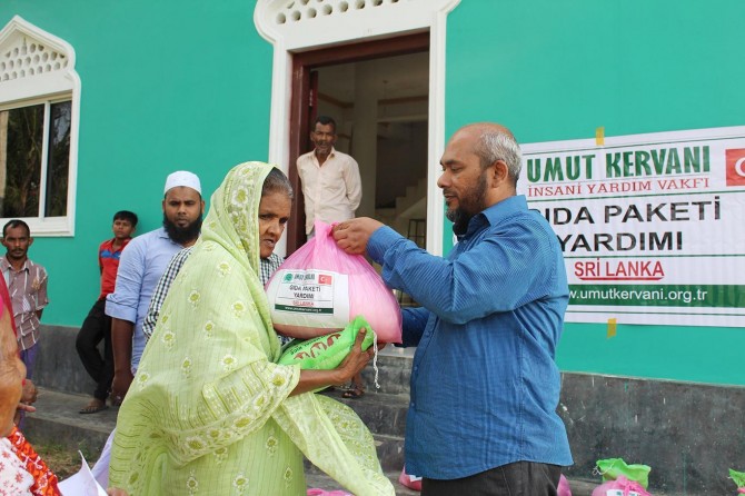 Kerwana Umûdê li Srî Lankayê ji kesên feqîr û jar re alîkarî kir