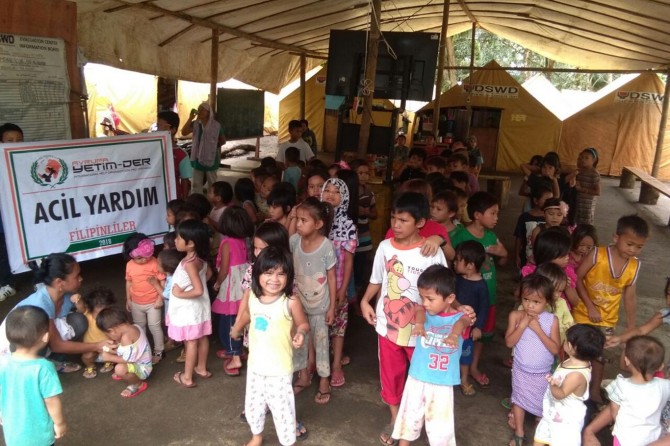 Avrupa Yetim-Der Filipinli mağdurlara ulaştı