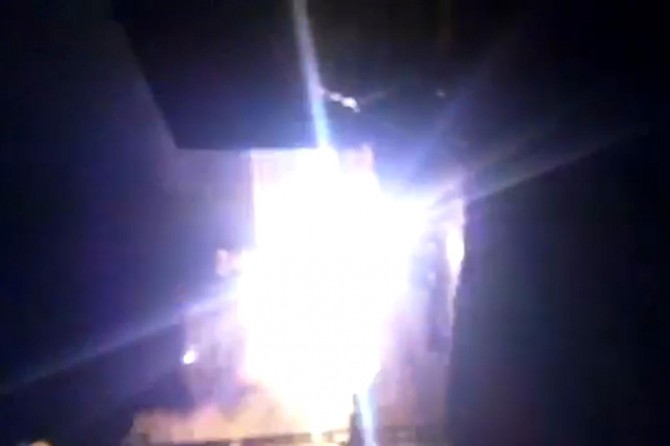 Mardin'in Kızıltepe büyük bir gürültüyle patlayan trafo korku dolu anlar yaşattı