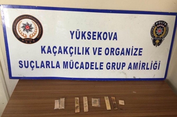 Hakkari'de eroin ve gümrük kaçağı sigara ele geçirildi