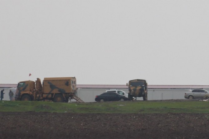 Afrin’deki hedefler toplarla vuruluyor