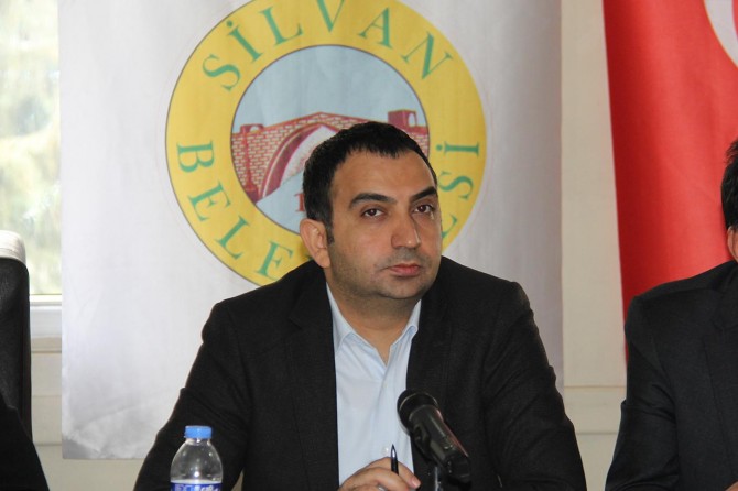 Birikmiş sorunları bir anda tamamını çözmek mümkün değil