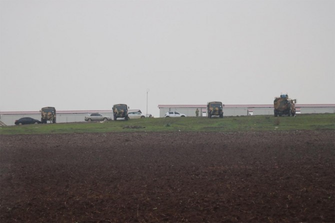 Hedefên li Efrînê bi topan hatin lêdan