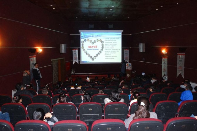 ​Batman’da yüzlerce çocuğa haklarıyla ilgili bilgilendirme yapıldı