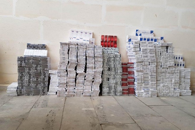 Batman Hasankeyf'te 32 bin paket kaçak sigara ele geçirildi