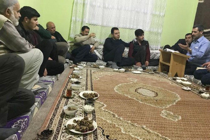 Kaymakam Özcan’dan Bahçesaray’da ‘evlerde sohbet’ ziyaretleri