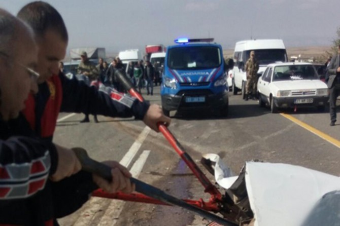 Şanlıurfa'da zincirleme trafik kazası: Bir ölü 5 yaralı