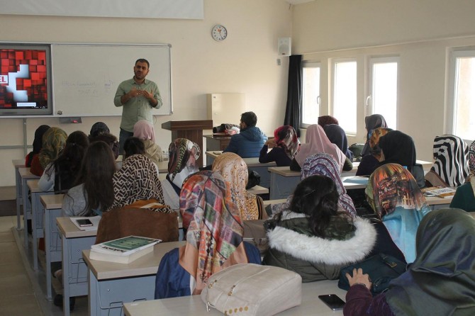 "Kitap derinlemesine bilgi bulmayı sağlıyor"