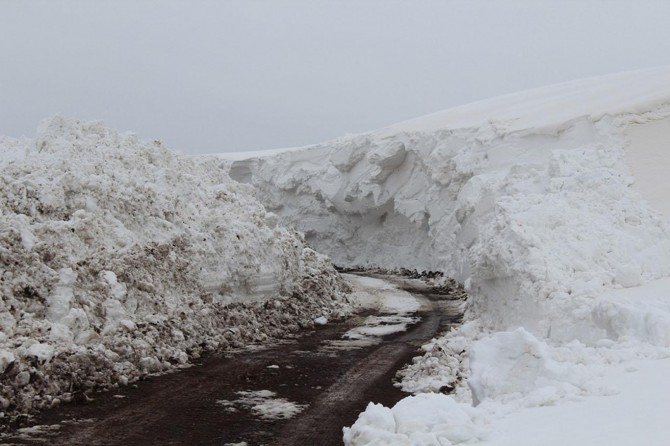 Li Agirîyê xebatên vekirina rêyên gundan berdewam dikin