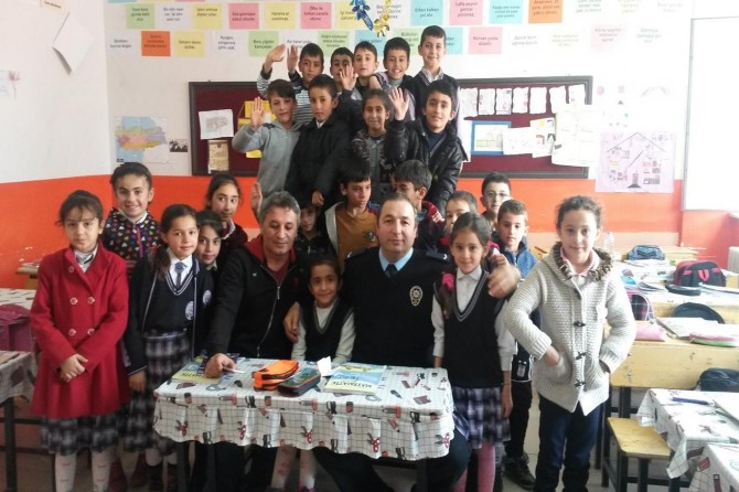 Emniyet Müdürlüğünden öğrencilere ‘Trafik Kuralları’ eğitimi