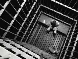 Li Lîbyayê 150 Mehkûm Reviyan