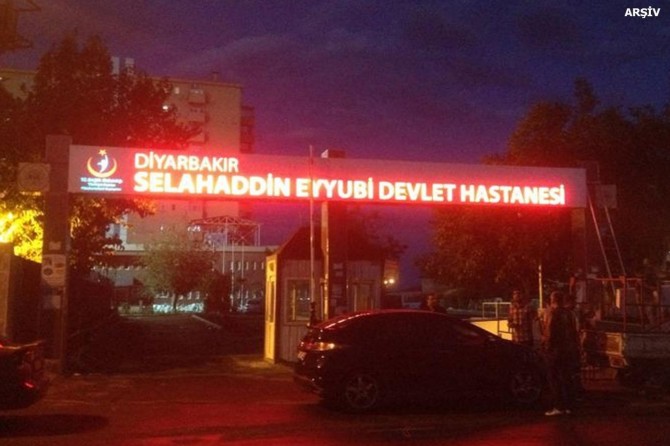 Diyarbakır'da ağır yaralanan bir asker daha hayatını kaybetti