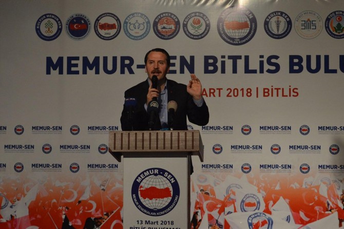 "Öğrencinin öğretmene parmak salladığı dünyada ahlak inşa edemezsiniz"