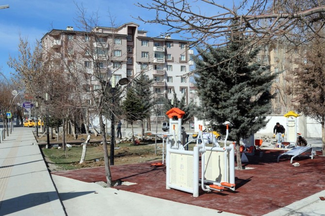 Van Büyükşehir Belediyesinden rölyef ve anıt çalışması