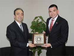 ABD Konsolosu'ndan Osman Baydemir'e Ziyaret