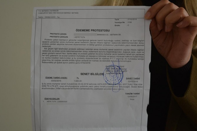 Özel okul tarafından dolandırıldıklarını belirten velilerden tepki