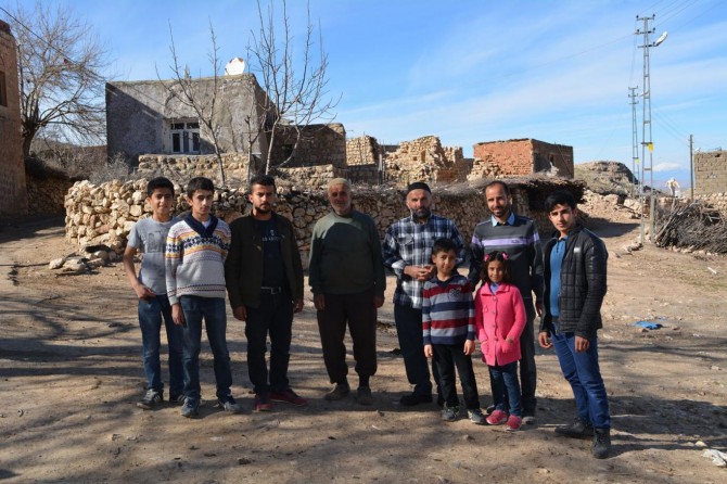 Köy halkı sorunlarına çözüm bekliyor