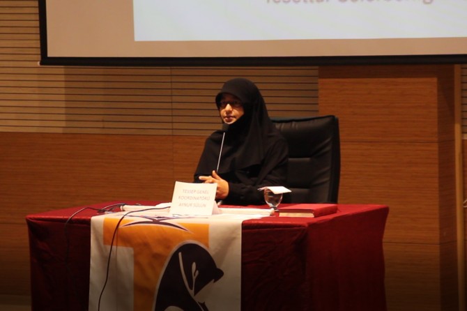 "Kadın ifsat olursa toplum ifsat olur"